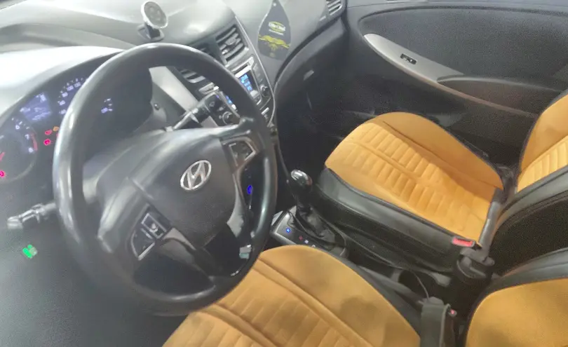Hyundai Solaris 2015 года за 4 900 000 тг. в Астана фото 5