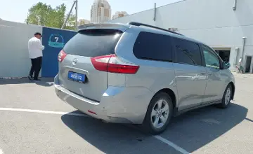 Toyota Sienna 2018 года за 13 500 000 тг. в Шымкент фото 3