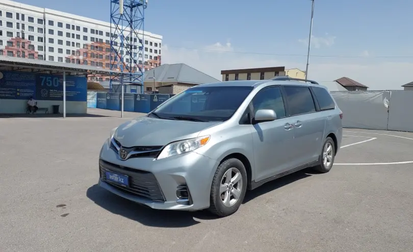 Toyota Sienna 2018 года за 13 500 000 тг. в Шымкент