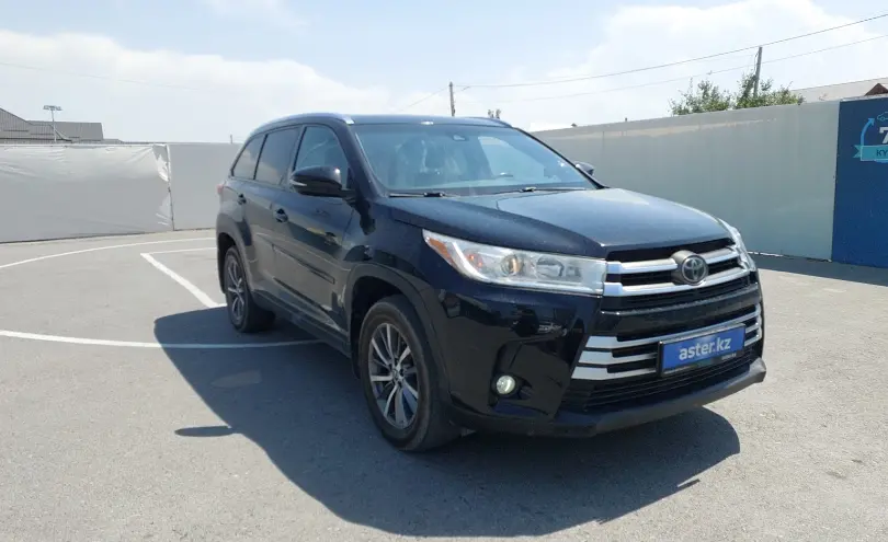 Toyota Highlander 2018 года за 17 500 000 тг. в Шымкент фото 2
