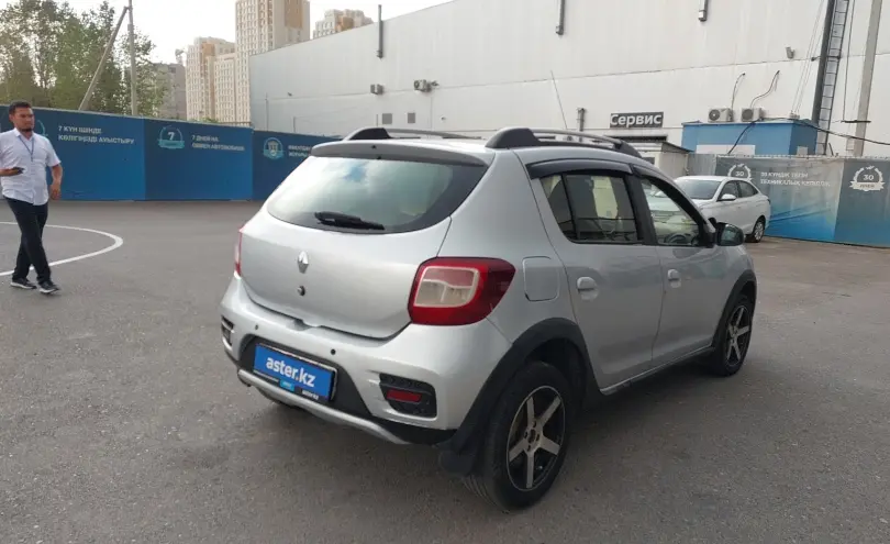 Renault Sandero 2015 года за 3 000 000 тг. в Шымкент фото 3