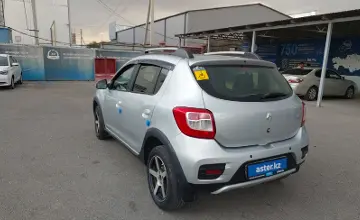 Renault Sandero 2015 года за 3 000 000 тг. в Шымкент фото 4