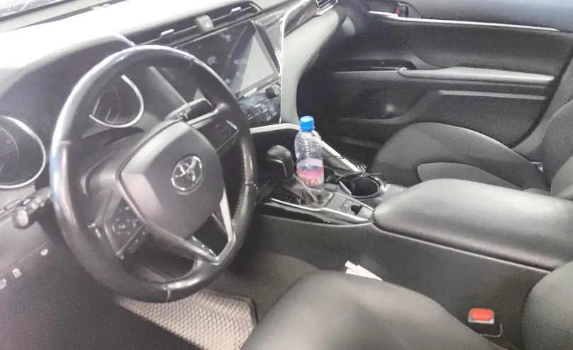 Toyota Camry 2019 года за 13 000 000 тг. в Астана фото 5