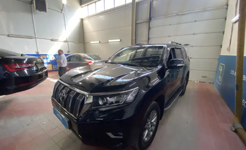 Toyota Land Cruiser Prado 2018 года за 24 000 000 тг. в Астана
