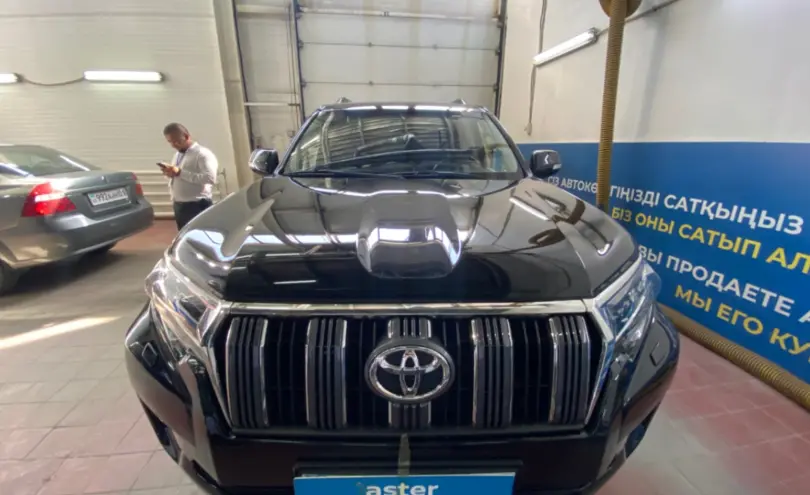 Toyota Land Cruiser Prado 2018 года за 24 000 000 тг. в Астана фото 2