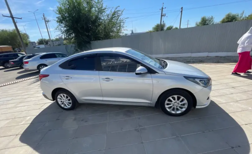 Hyundai Accent 2021 года за 6 500 000 тг. в Уральск фото 4