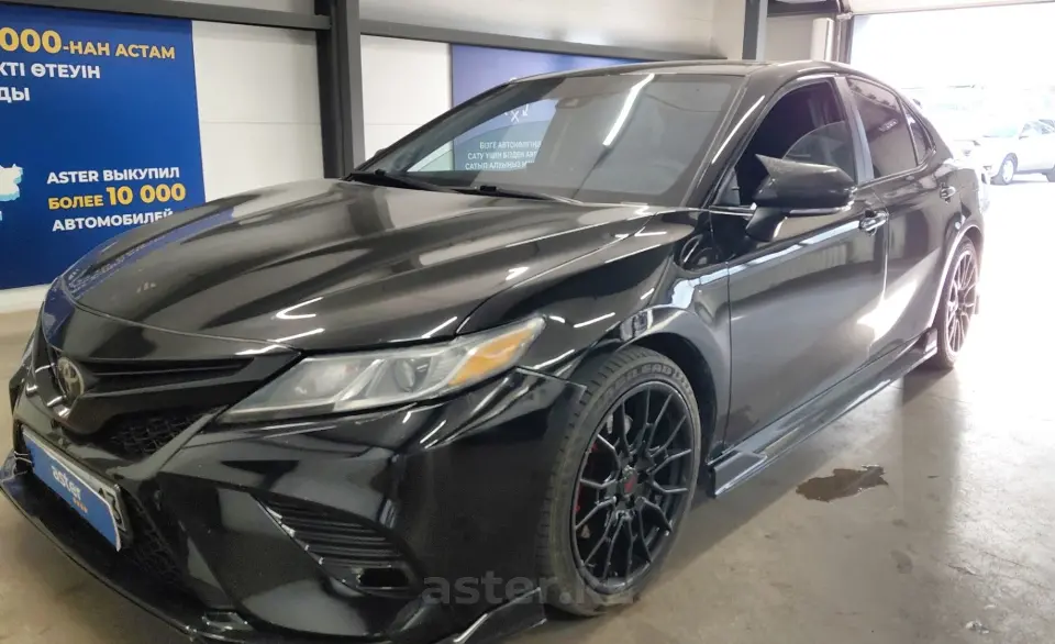 Toyota Camry 2021 года за 10 500 000 тг. в Астана
