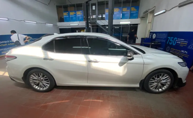 Toyota Camry 2019 года за 17 000 000 тг. в Астана фото 4