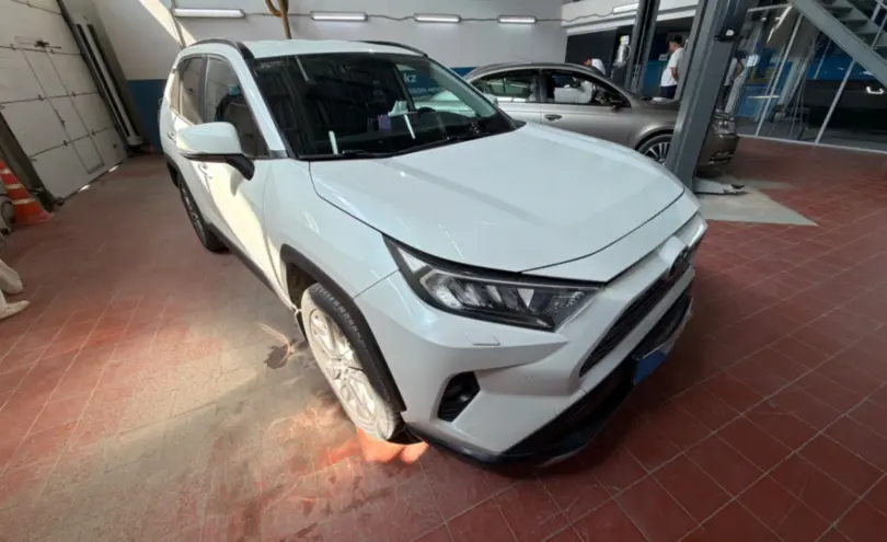 Toyota RAV4 2020 года за 14 200 000 тг. в Астана фото 3