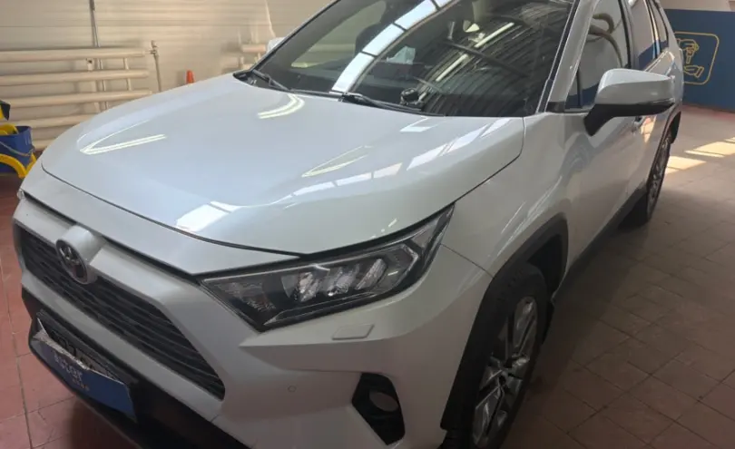 Toyota RAV4 2020 года за 14 200 000 тг. в Астана фото 1