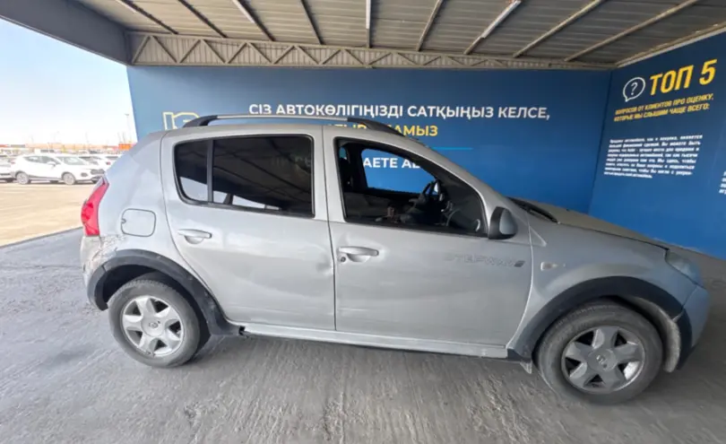 Renault Sandero 2014 года за 2 500 000 тг. в Алматы фото 4