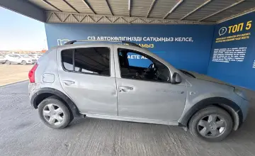 Renault Sandero 2014 года за 2 500 000 тг. в Алматы фото 4