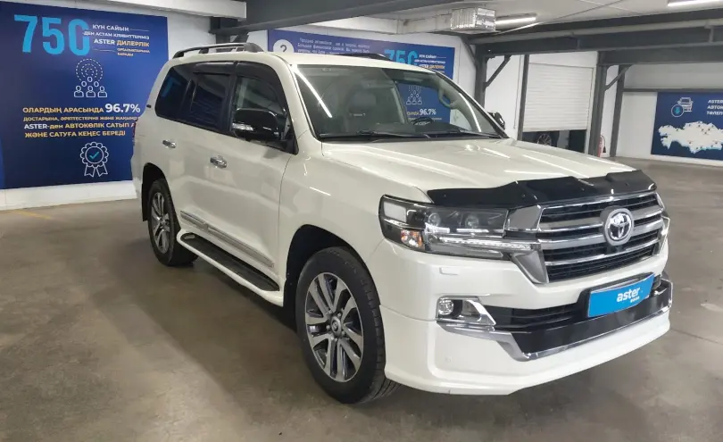 Toyota Land Cruiser 2020 года за 35 000 000 тг. в Астана фото 2