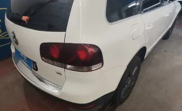 Volkswagen Touareg 2007 года за 5 500 000 тг. в Астана