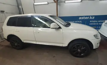 Volkswagen Touareg 2007 года за 5 500 000 тг. в Астана фото 4