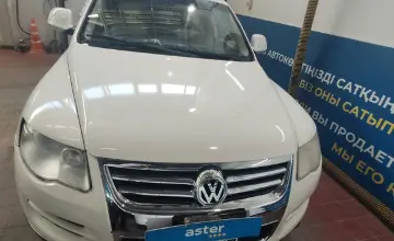 Volkswagen Touareg 2007 года за 5 500 000 тг. в Астана фото 2