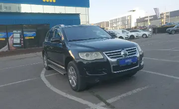 Volkswagen Touareg 2006 года за 6 500 000 тг. в Алматы фото 2