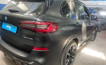 BMW X5 2021 года за 30 000 000 тг. в Астана