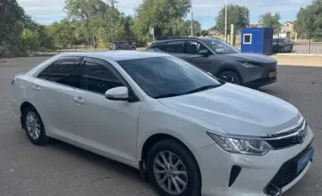 Toyota Camry 2017 года за 11 000 000 тг. в Актобе фото 3