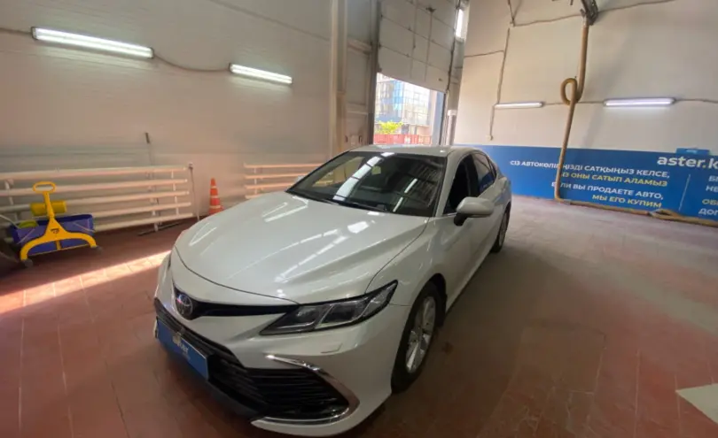 Toyota Camry 2023 года за 15 500 000 тг. в Астана