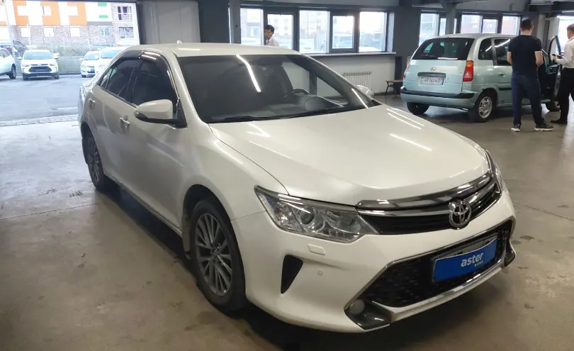 Toyota Camry 2016 года за 9 500 000 тг. в Астана фото 2