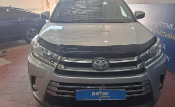 Toyota Highlander 2017 года за 16 000 000 тг. в Астана фото 2