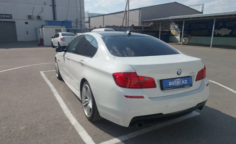 BMW 5 серии 2014 года за 11 500 000 тг. в Шымкент фото 4