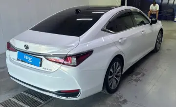 Lexus ES 2019 года за 18 500 000 тг. в Павлодар