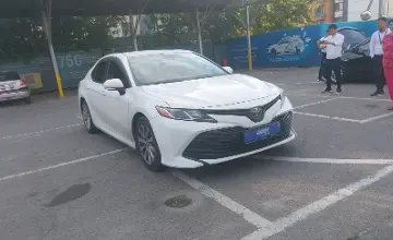 Toyota Camry 2017 года за 11 000 000 тг. в Алматы фото 2
