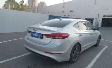 Hyundai Elantra 2018 года за 6 000 000 тг. в Шымкент фото 3