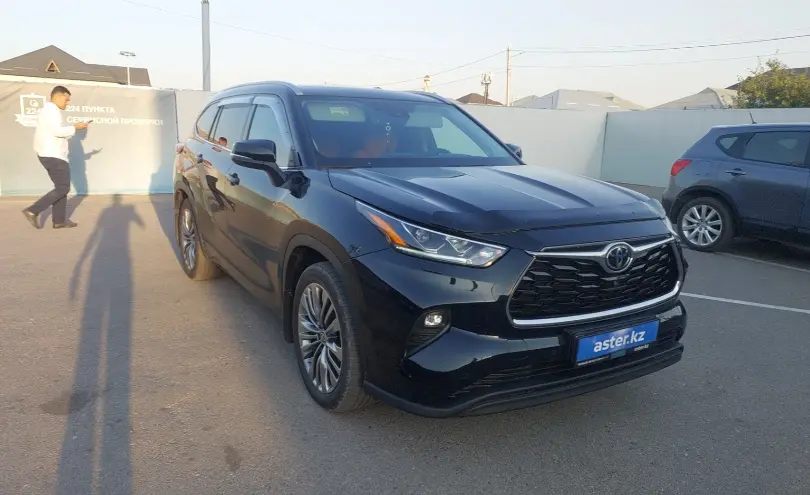 Toyota Highlander 2021 года за 25 000 000 тг. в Шымкент фото 2
