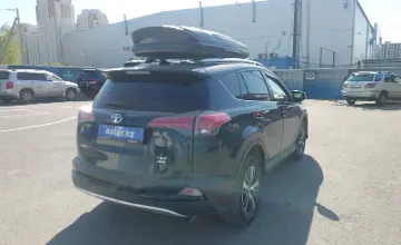 Toyota RAV4 2018 года за 9 500 000 тг. в Шымкент фото 3