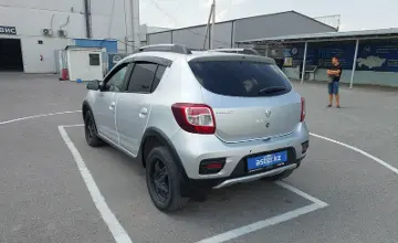Renault Sandero 2017 года за 3 000 000 тг. в Шымкент фото 4