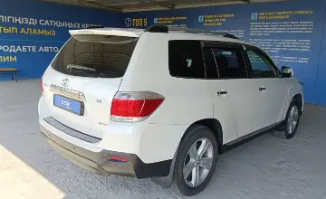 Toyota Highlander 2012 года за 13 000 000 тг. в Алматы