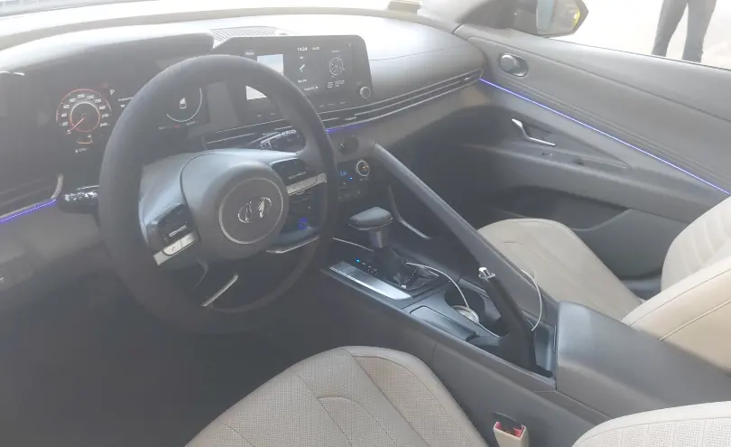 Hyundai Elantra 2021 года за 8 500 000 тг. в Алматы фото 5