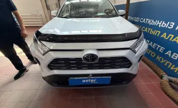 Toyota RAV4 2021 года за 16 500 000 тг. в Астана фото 2