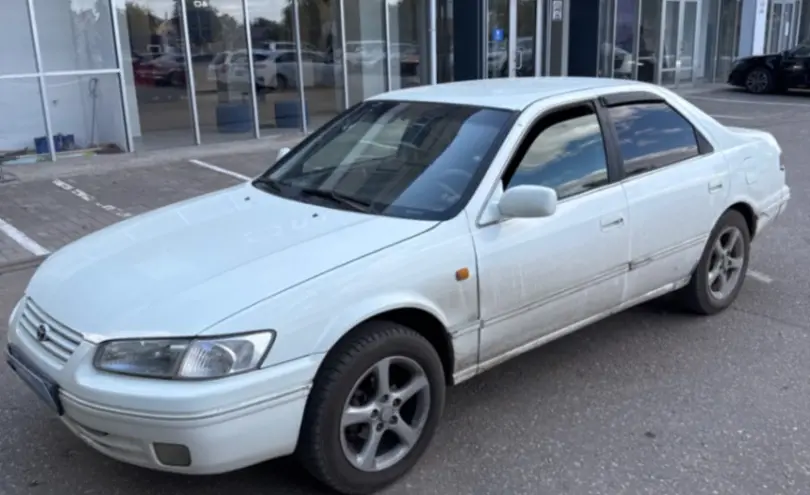 Toyota Camry 2000 года за 2 500 000 тг. в Актобе