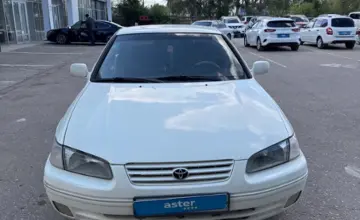 Toyota Camry 2000 года за 2 500 000 тг. в Актобе фото 2
