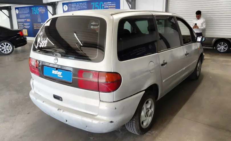 Volkswagen Sharan 1996 года за 1 500 000 тг. в Астана фото 3