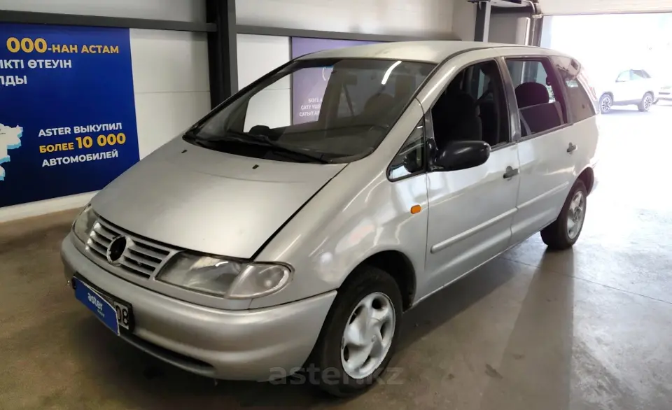 Volkswagen Sharan 1996 года за 1 500 000 тг. в Астана