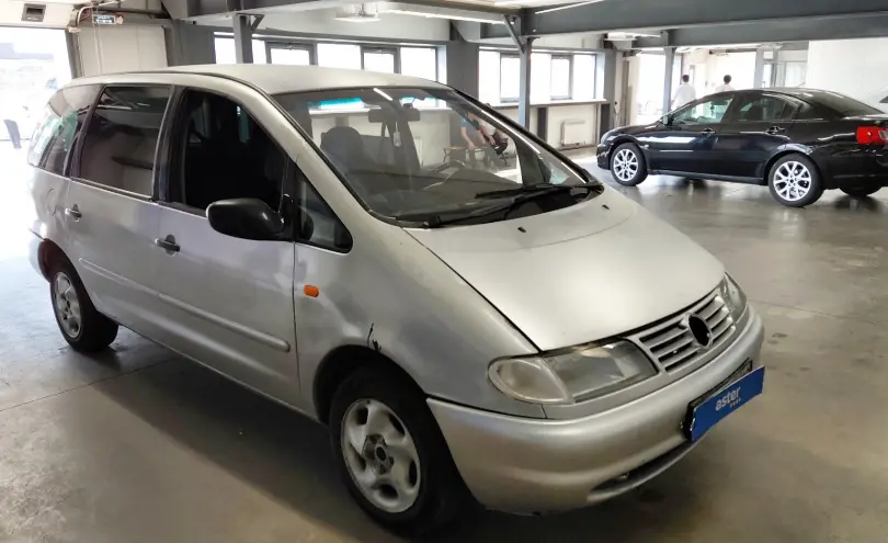 Volkswagen Sharan 1996 года за 1 500 000 тг. в Астана фото 2