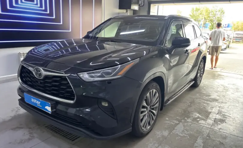 Toyota Highlander 2021 года за 25 000 000 тг. в Павлодар