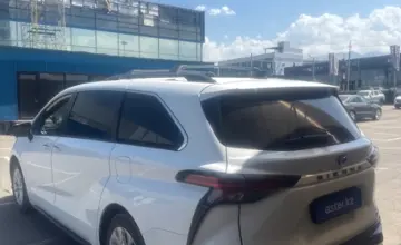 Toyota Sienna 2021 года за 19 000 000 тг. в Алматы фото 4