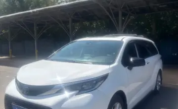Toyota Sienna 2021 года за 19 000 000 тг. в Алматы фото 1