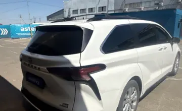 Toyota Sienna 2021 года за 19 000 000 тг. в Алматы фото 3