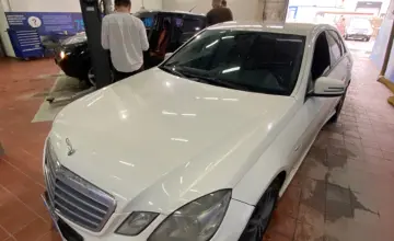 Mercedes-Benz E-Класс 2011 года за 4 500 000 тг. в Астана фото 1