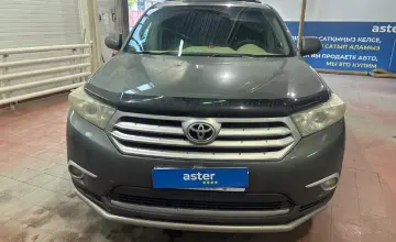 Toyota Highlander 2012 года за 10 500 000 тг. в Астана фото 2