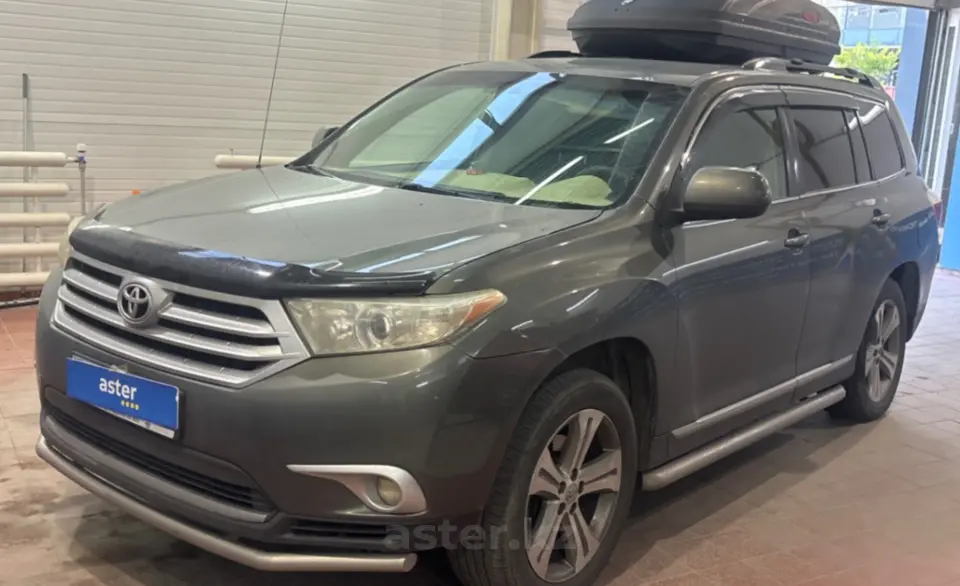 Toyota Highlander 2012 года за 10 500 000 тг. в Астана