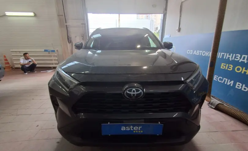 Toyota RAV4 2020 года за 15 000 000 тг. в Астана фото 2