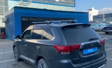 Mitsubishi Outlander 2015 года за 10 000 000 тг. в Алматы фото 4
